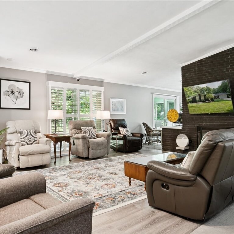 Comfortable and spacious common living area at Kendra’s Place assisted living in Canton, MI. Designed for relaxation and daily enjoyment in our warm, 6-bed senior living home