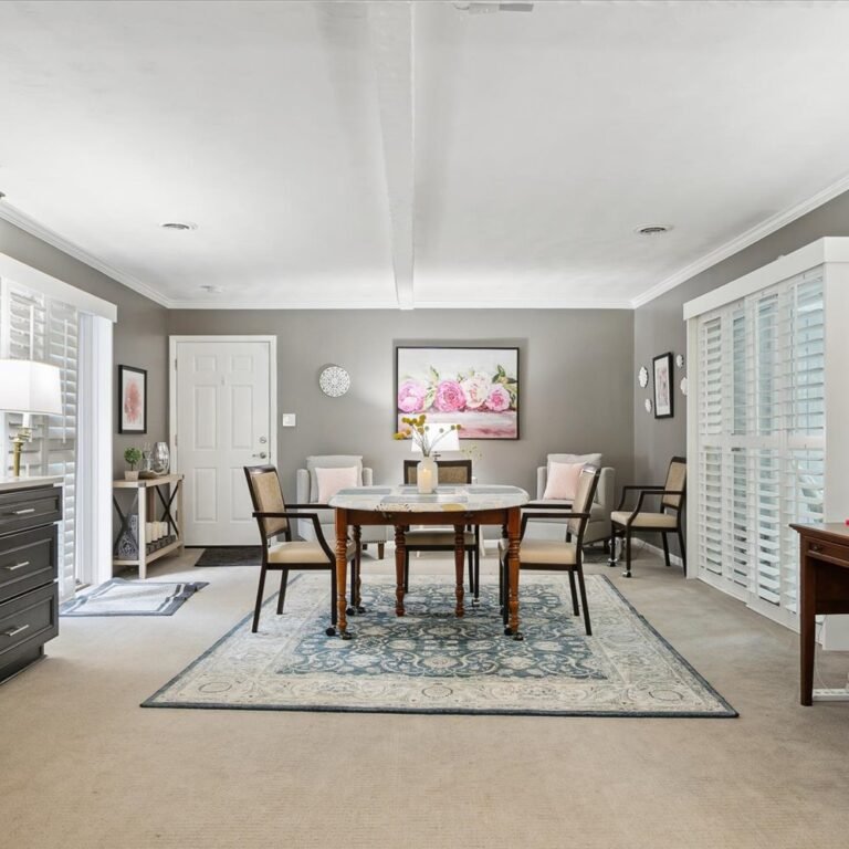 Calm and inviting dining space at Kendra’s Place memory care in Canton, MI. Thoughtfully designed with natural light and comfortable seating to make mealtimes peaceful and familiar.